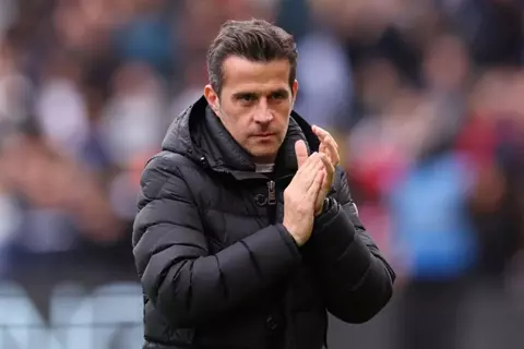 تقارير: ماركو سيلفا مرشح لخلافة بوستيكوجلو في نوتنجهام